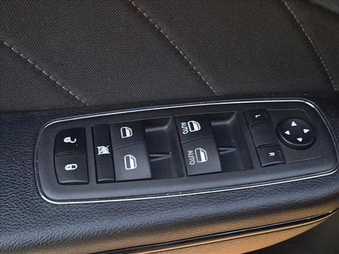 Used 2021 Dodge Charger SXT w/ Blacktop Package RWD image 11