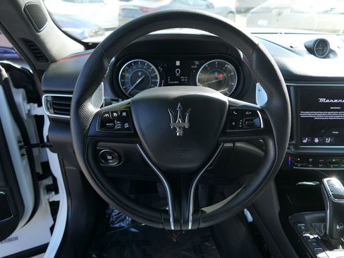 Used 2024 Maserati Levante GT Ultima AWD/4WD image 18