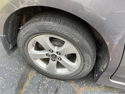 Used 2020 Toyota Sienna LE FWD image 3