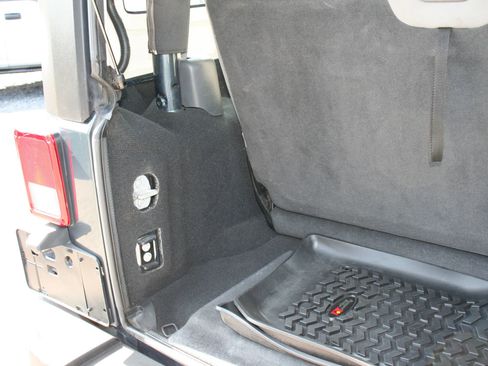 Used 2008 Jeep Wrangler Rubicon w/ Dual Top Group image 38