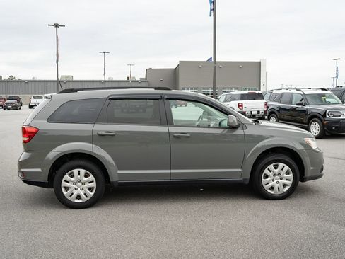 Used 2019 Dodge Journey SE w/ Safe & Sound Group FWD image 11