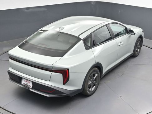 Used 2025 Kia K4 LXS image 29