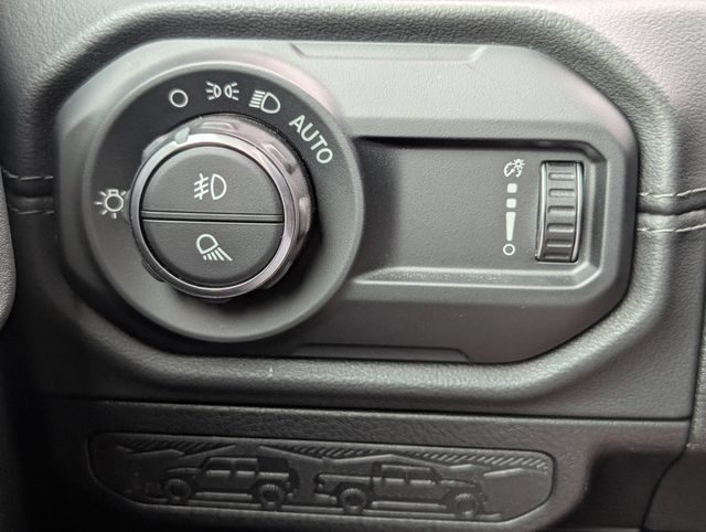 Used 2024 Jeep Gladiator Rubicon w/ Safety Group AWD/4WD image 21