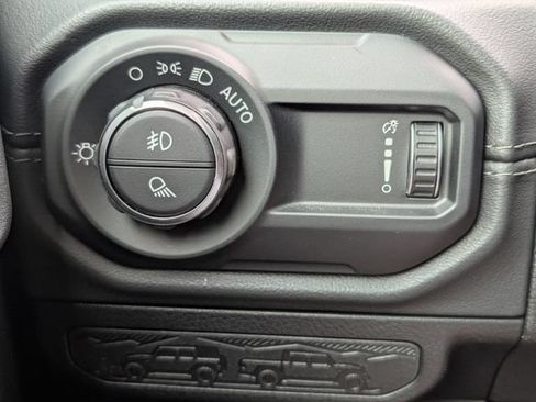 Used 2024 Jeep Gladiator Rubicon w/ Safety Group AWD/4WD image 21