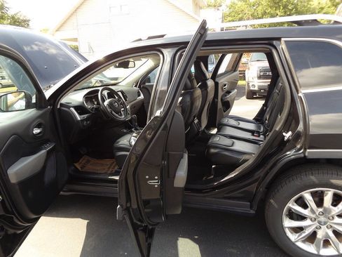 Used 2014 Jeep Cherokee Limited FWD image 12