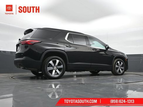 Used 2023 Chevrolet Traverse LT w/ LT Premium Package AWD/4WD image 40