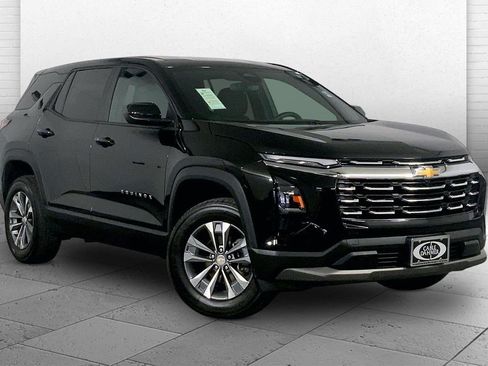 Used 2025 Chevrolet Equinox LT FWD image 1