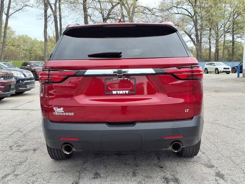 Used 2023 Chevrolet Traverse LT FWD image 18