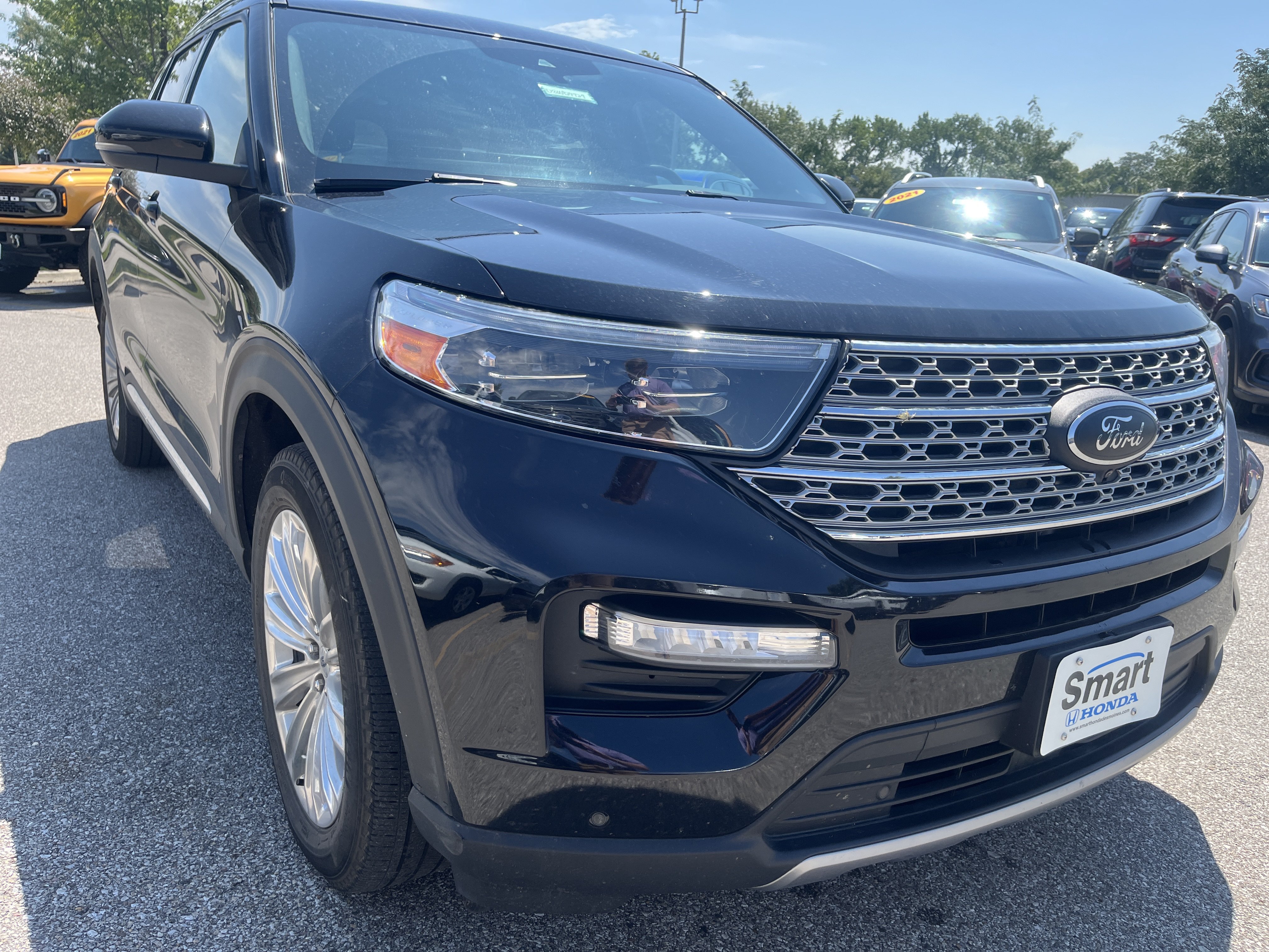 Used 2020 Ford Explorer Limited w/ Class III Trailer Tow Package AWD/4WD image 3