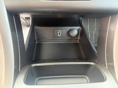 Used 2017 Ford Fusion SE w/ Fusion SE Technology Package FWD image 36