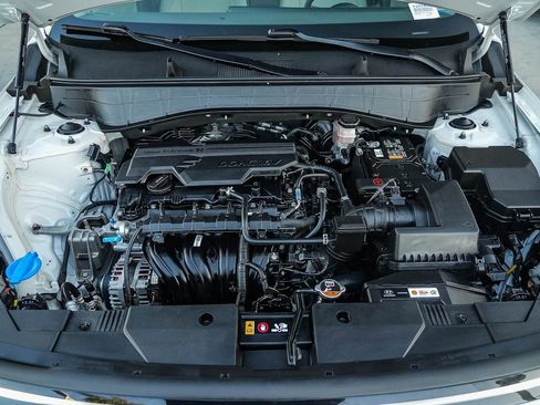 Used 2025 Hyundai Kona SEL FWD image 31