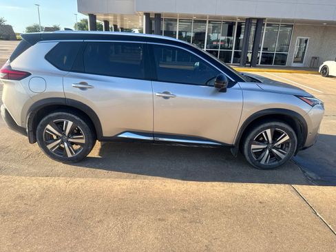 Used 2022 Nissan Rogue SL w/ SL Premium Package FWD image 8