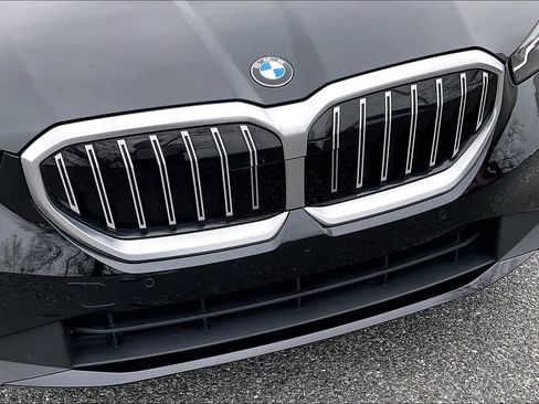 Used 2024 BMW 540i xDrive w/ Executive Package AWD/4WD image 31