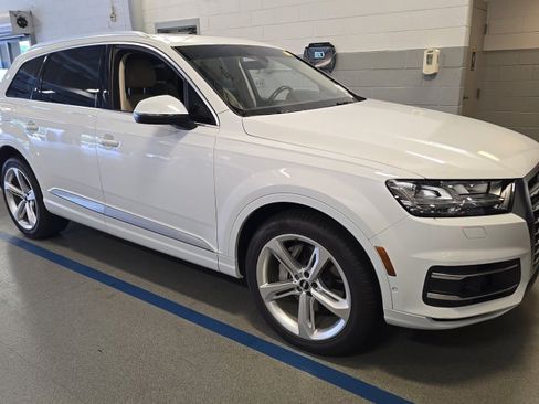 Used 2019 Audi Q7 3.0T Prestige w/ Prestige Package AWD/4WD image 15