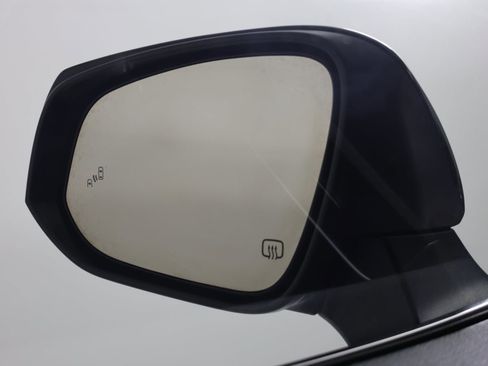 Used 2021 Toyota Highlander Platinum image 19