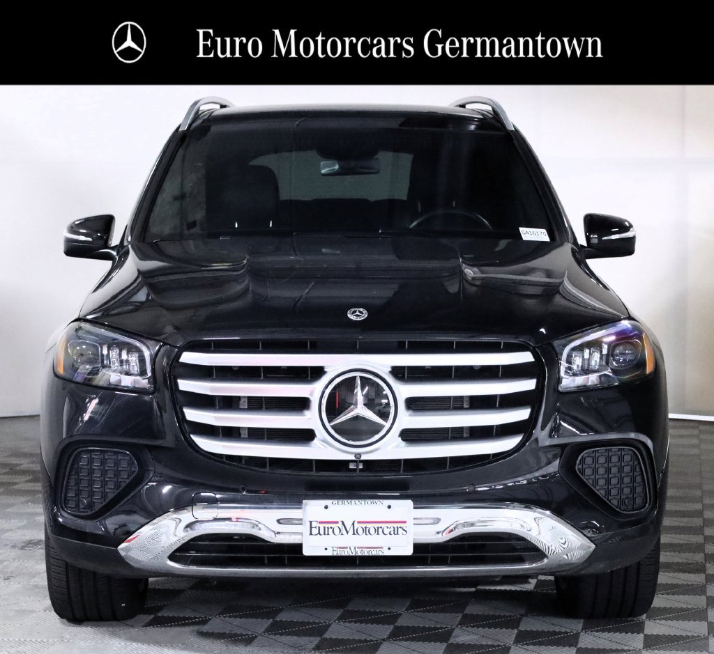 Used 2025 Mercedes-Benz GLS 450 4MATIC image 2