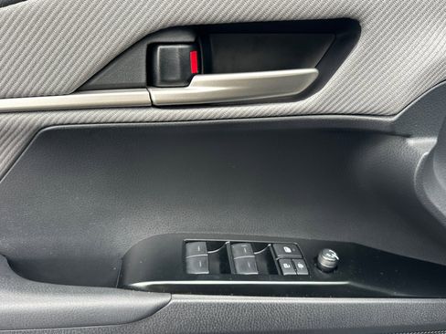 Used 2025 Toyota Camry LE image 11