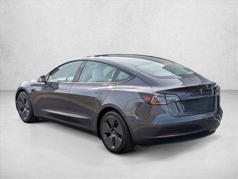 Used 2021 Tesla Model 3 Standard Range Plus image 8
