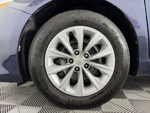 Used 2017 Toyota Camry LE FWD image 38
