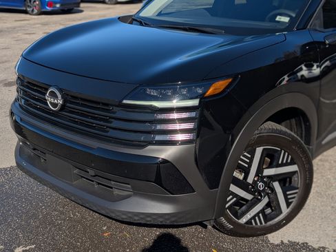 Used 2025 Nissan Kicks SV w/ SV Premium Package image 13