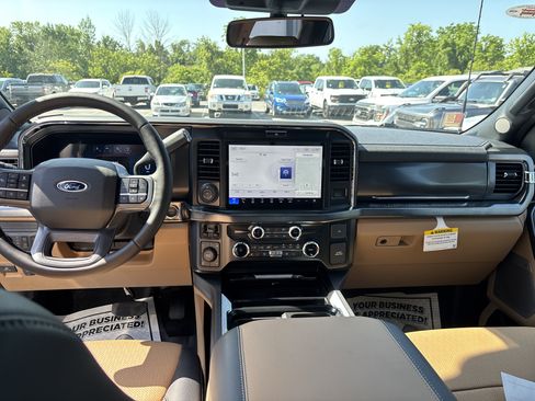 New 2025 Ford F250 Lariat w/ Lariat Ultimate Package AWD/4WD image 28