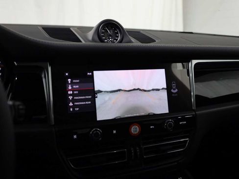 New 2026 Porsche Macan image 34