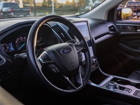 Used 2023 Ford Edge Titanium image 14