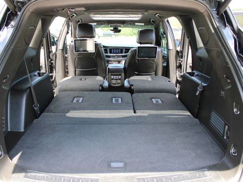 Used 2022 Buick Enclave Avenir w/ Avenir Technology Package image 17