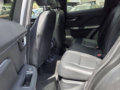 Used 2019 Jaguar F-PACE Premium image 14