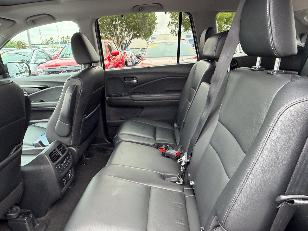 Used 2021 Honda Pilot Touring image 17