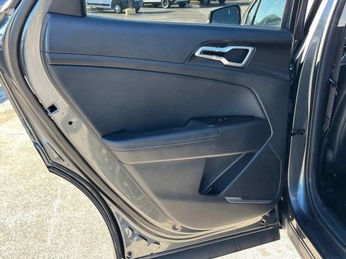 Used 2024 Kia Sportage EX image 7