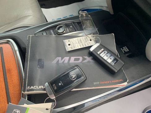 Used 2017 Acura MDX SH-AWD w/ Advance Package image 9