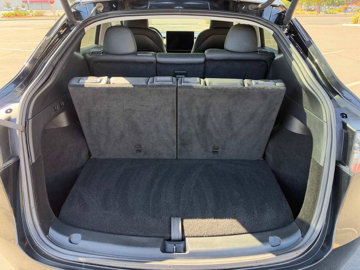 Used 2024 Tesla Model Y Long Range AWD/4WD image 25