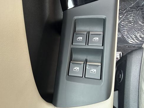 Used 2025 Audi Q6 e-tron Premium RWD image 29