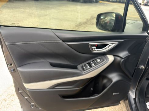 Used 2022 Subaru Forester Limited image 28