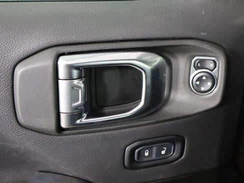 Used 2025 Jeep Wrangler Unlimited Sahara w/ Safety Group image 22