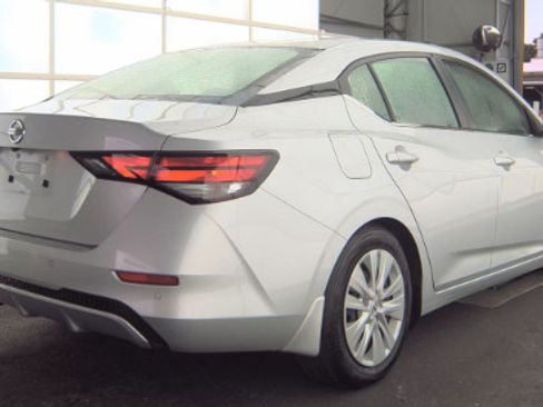 Used 2022 Nissan Sentra S FWD image 3