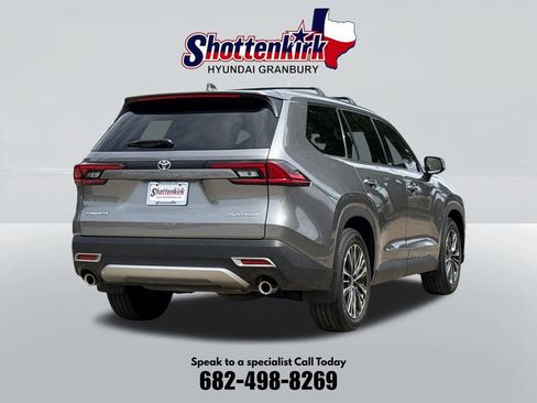 Used 2025 Toyota Grand Highlander AWD Hybrid image 6