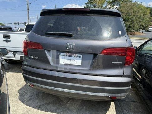 Used 2017 Honda Pilot Touring image 2