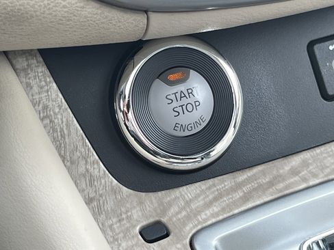 Used 2020 Nissan Murano SL w/ Moonroof Package AWD/4WD image 36
