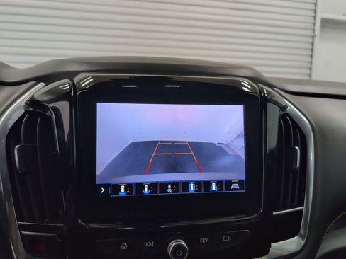 Used 2021 Chevrolet Traverse LT w/ LT Premium Package image 17