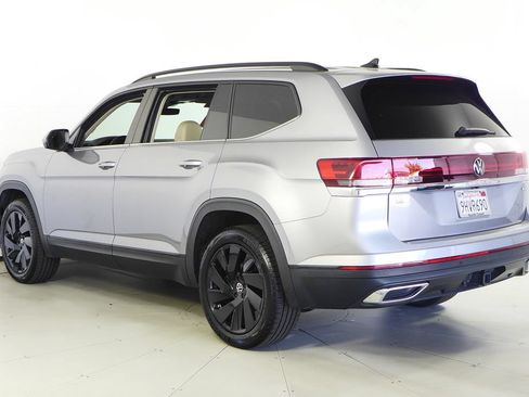Used 2024 Volkswagen Atlas SE w/ Black Wheel Package AWD/4WD image 9