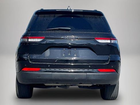 Used 2022 Jeep Grand Cherokee Altitude image 6