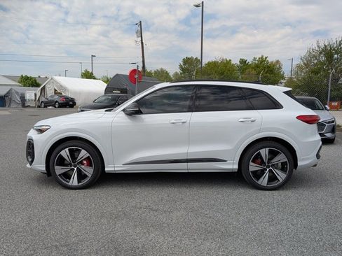 New 2026 Audi SQ5 Prestige AWD/4WD image 5