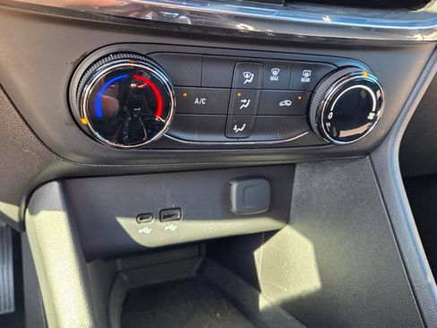 Used 2025 Buick Encore GX Preferred FWD image 21