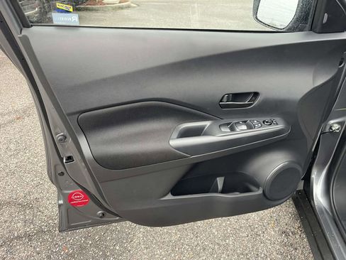 Used 2025 Nissan Kicks Play S image 18