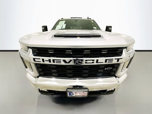 Used 2022 Chevrolet Silverado 3500 LT w/ Convenience Package image 2