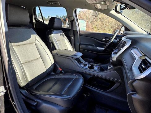 Used 2023 GMC Acadia SLT image 17