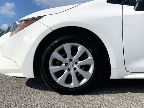 Used 2024 Toyota Corolla LE FWD image 11