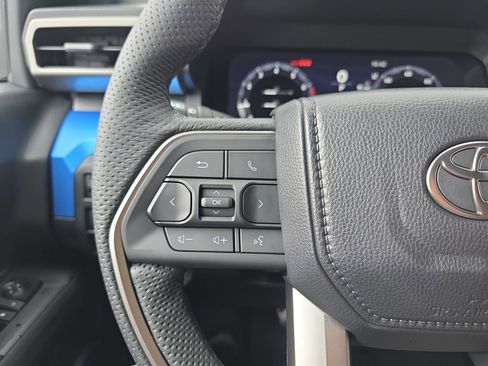 Used 2025 Toyota Tacoma TRD Sport RWD image 17